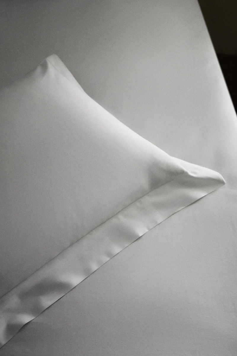 THICK SATEEN PILLOWCASE (300 THREAD COUNT)