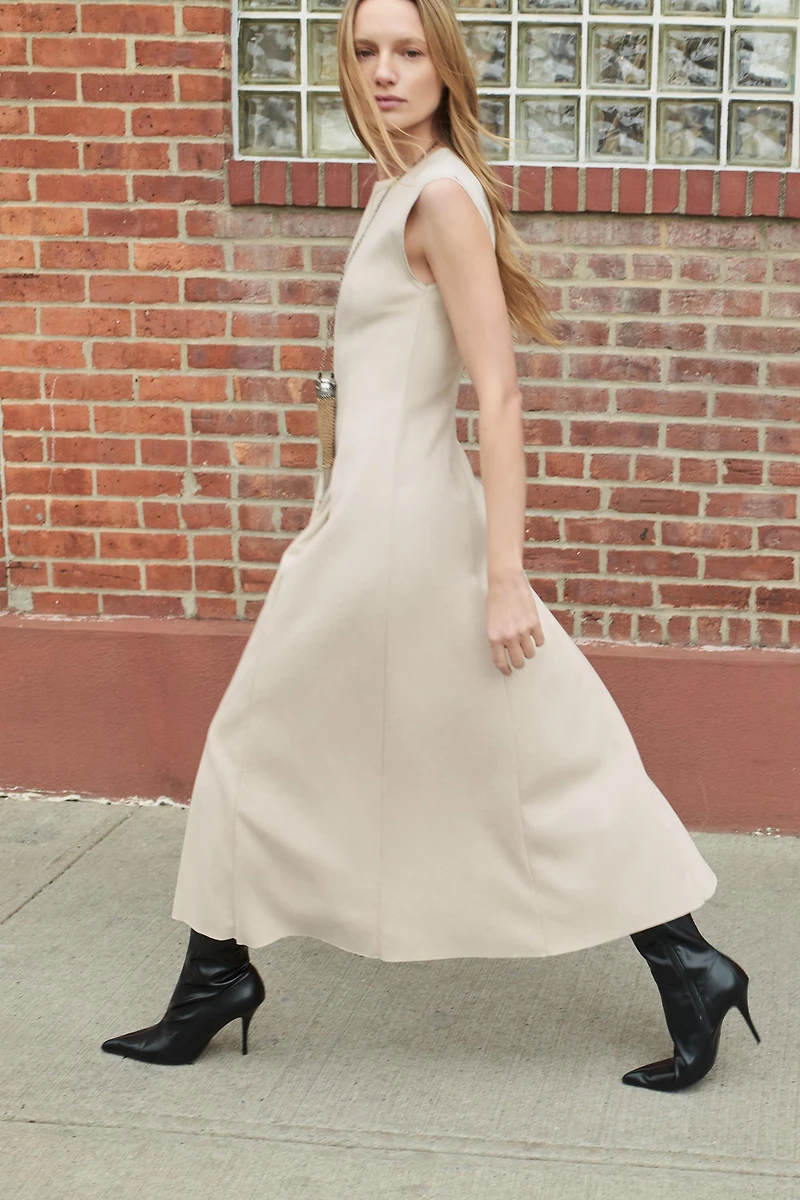 SLEEVELESS MAXI DRESS