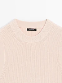 Knit top with crew neck