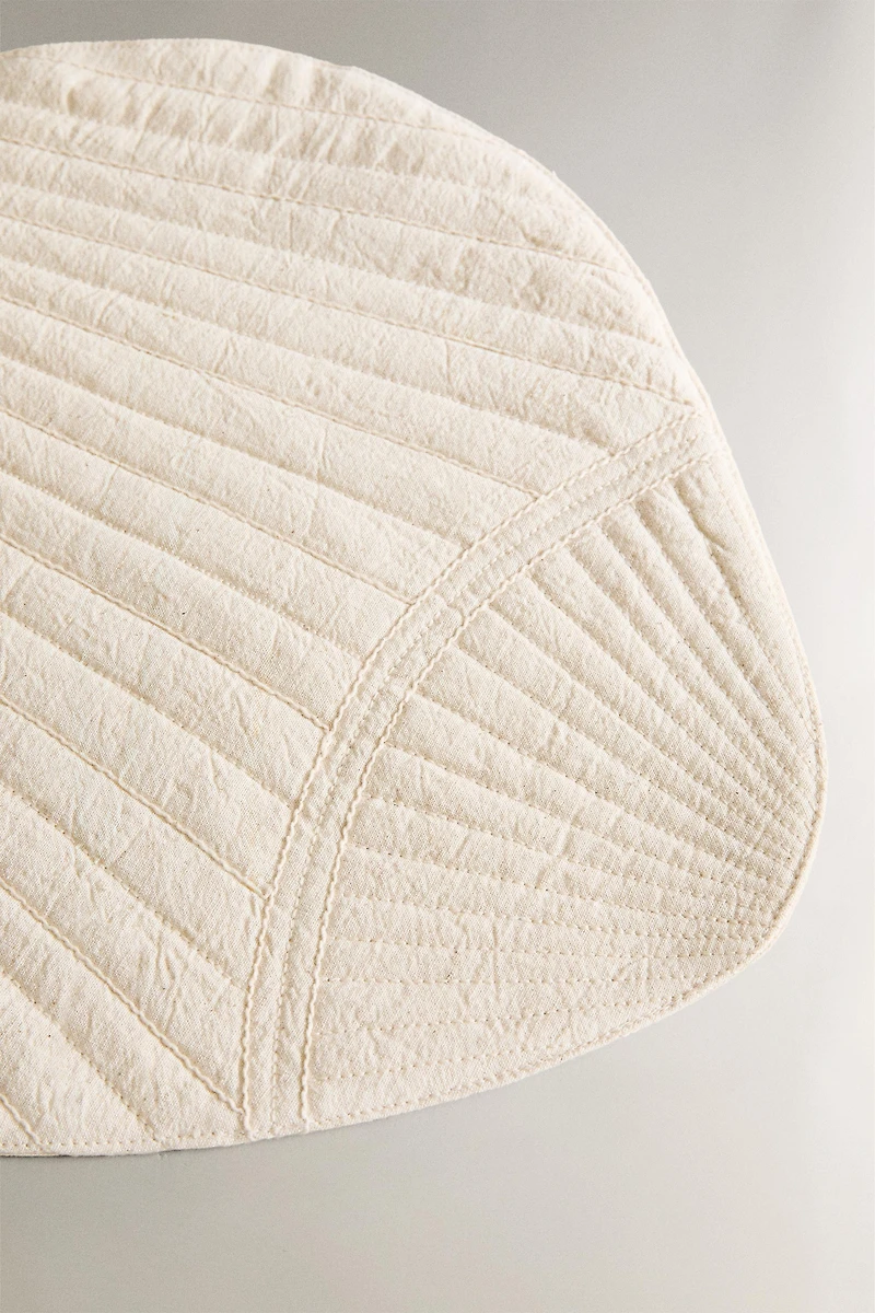 QUILTED FISH PLACEMAT