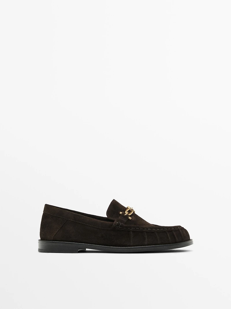 Mocassins croûte de cuir applique métallique