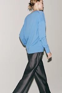 V-NECK KNIT JUMPER