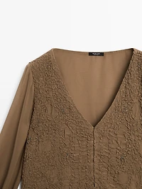Textured shirt with ruffles