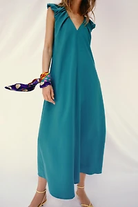 LONG DRESS WITH DEFINED SHOULDERS