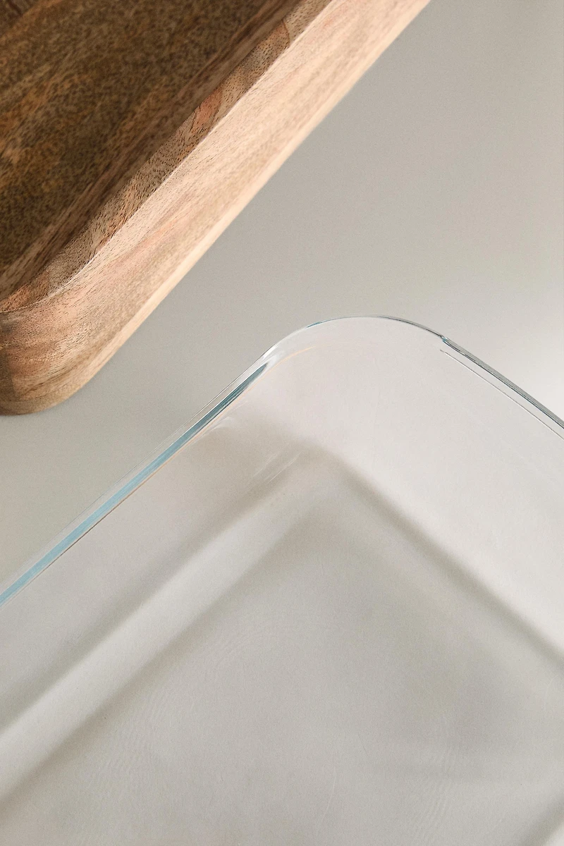 GLASS OVEN DISH WITH HANDLE