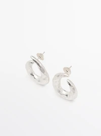 Boucles d’oreilles anneaux texturées