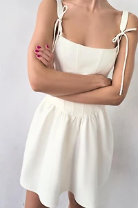 CORSET-STYLE VOLUMINOUS DRESS