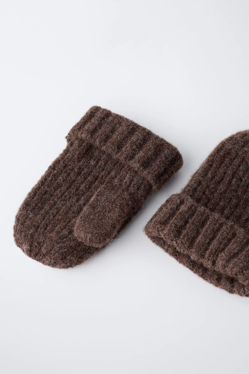 PLAIN KNIT MITTENS