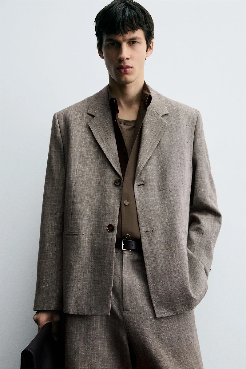 TEXTURED SUIT JACKET
