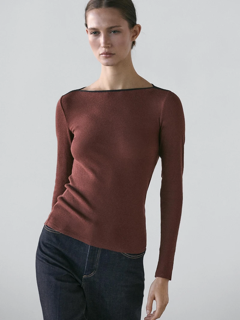 Top with contrast trim detail