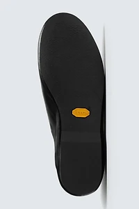 LEATHER SHOES WITH VIBRAM® SOLE AARON LEVINE X ZARA