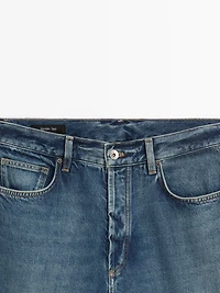 Straight-leg jeans