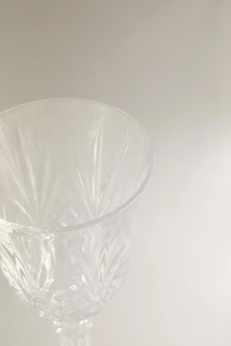 CARVED CRYSTALLINE GLASS