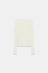 PULL CÔTELÉ AVEC LAINE