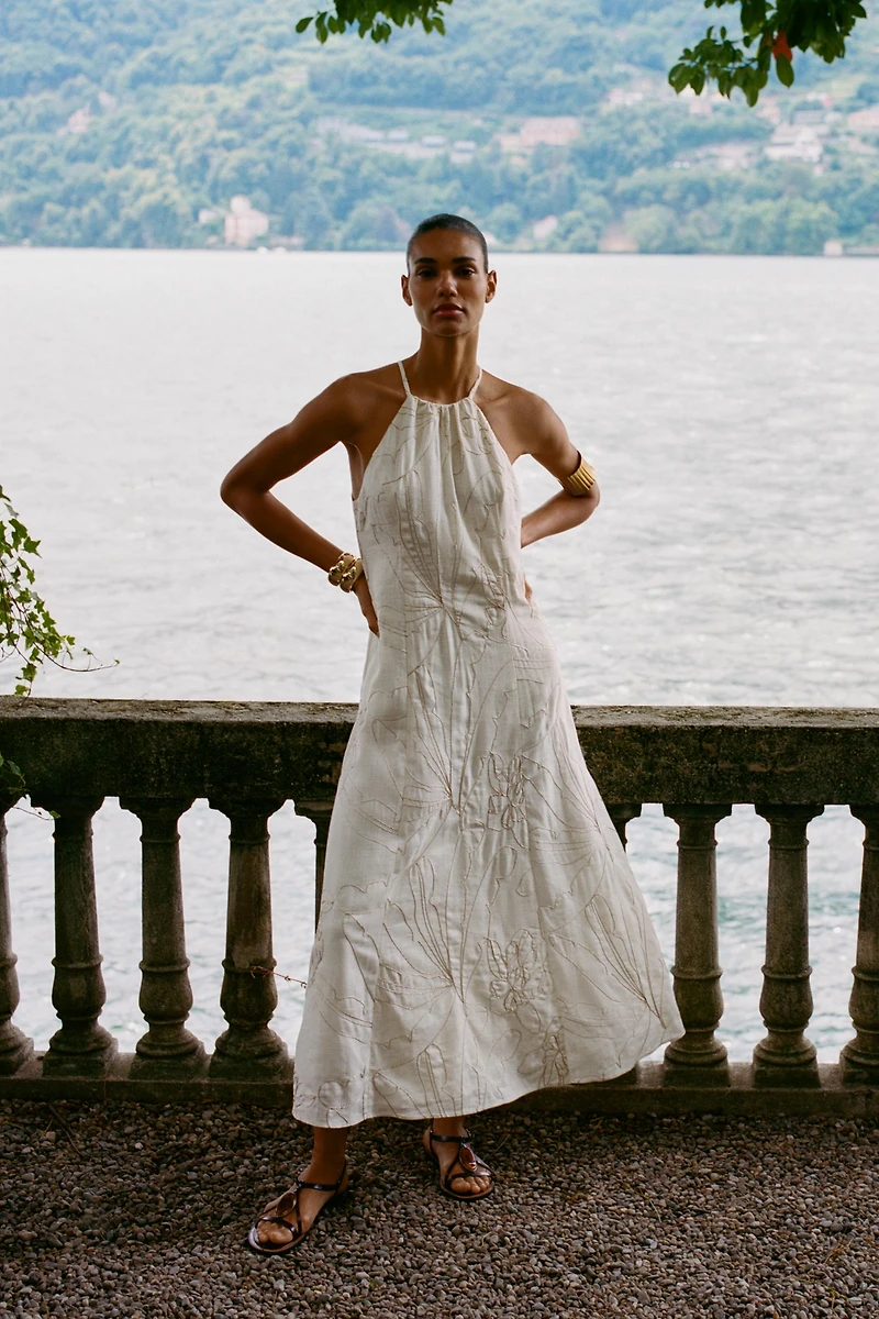 ROBE HALTER BRODERIES FLEURS