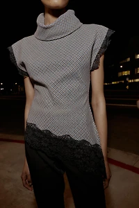HOUNDSTOOTH LACE TOP