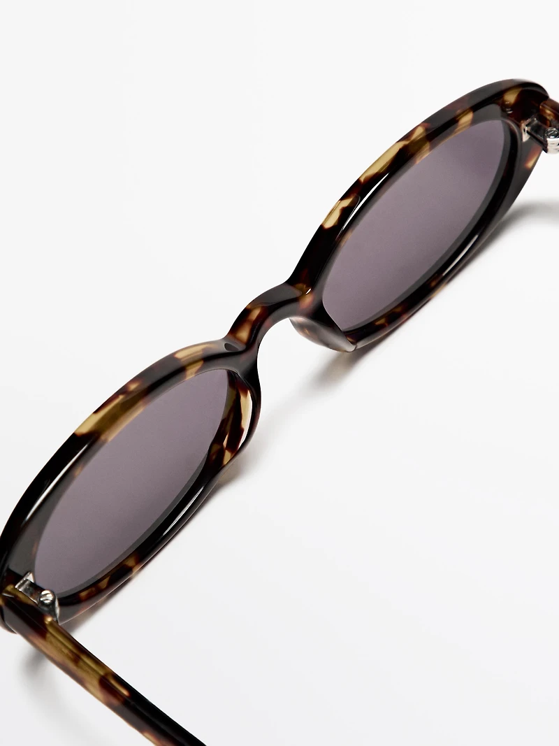 Tortoiseshell-effect mini oval sunglasses