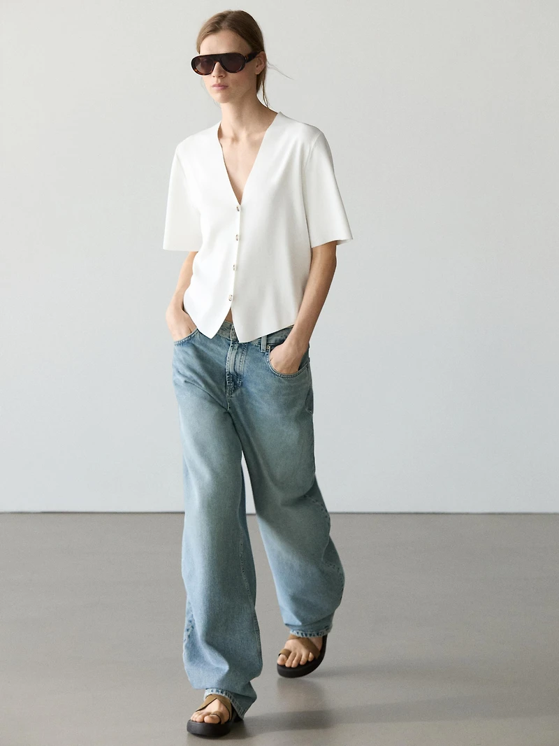 Short sleeve cardigan with button details