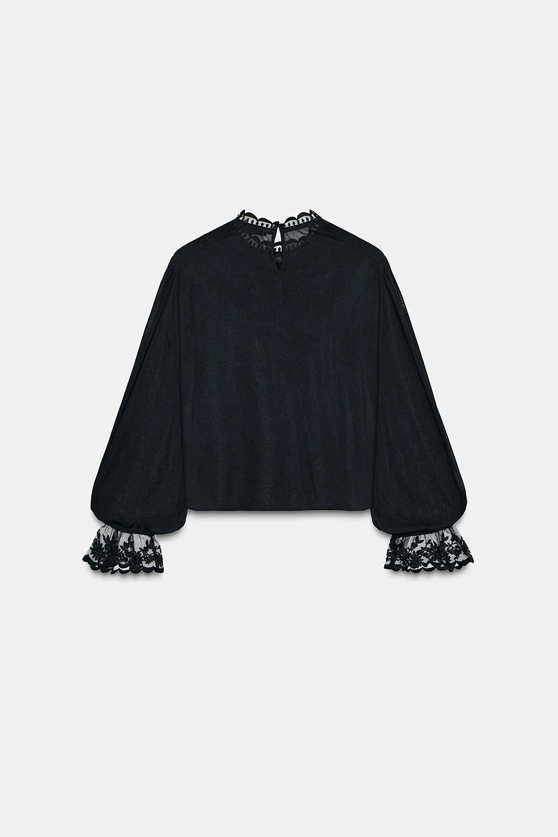 EMBROIDERED LONG SLEEVE TOP