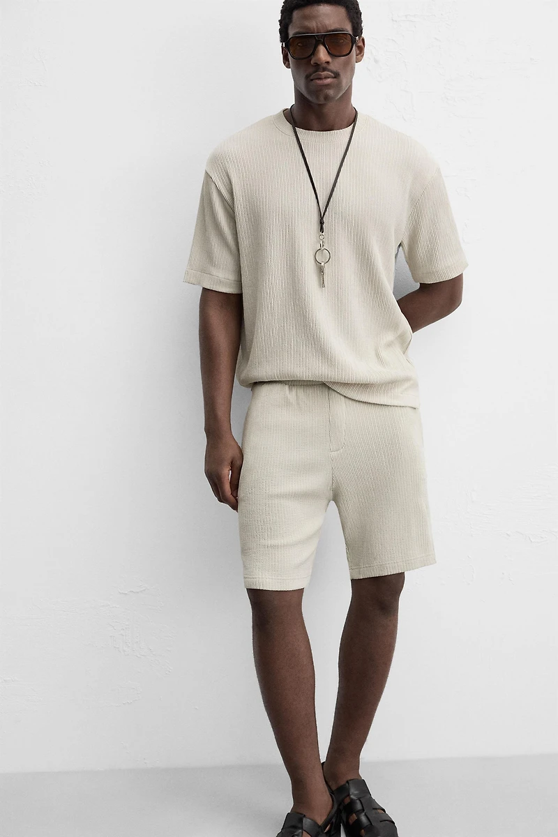 T-SHIRT STRUCTURE IRRÉGULIÈRE