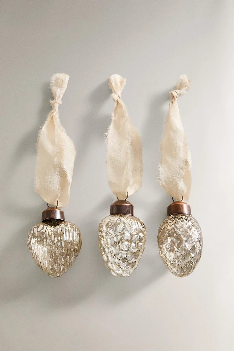 SET OF CHRISTMAS TREE BALL-SHAPED ORNAMENTS (SET OF 3)