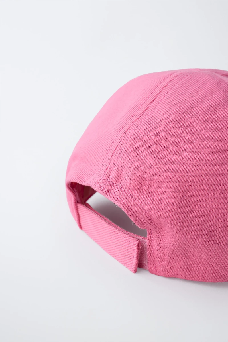 CASQUETTE BRODÉE HELLO KITTY © SANRIO