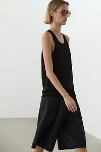 Sleeveless knit halter top