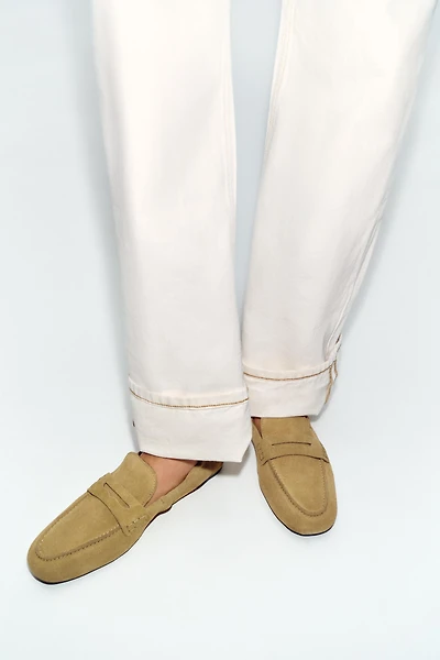 GATHERED SPLIT LEATHER LOAFERS
