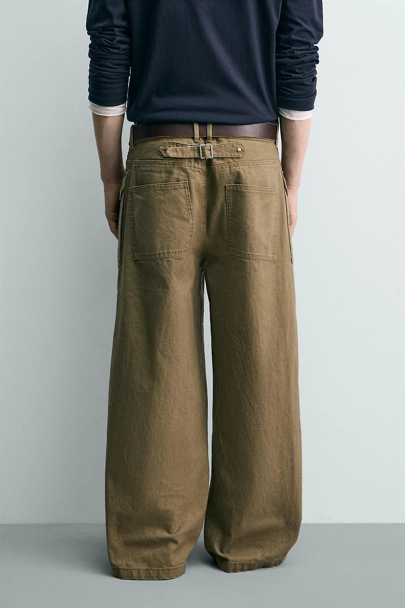 PANTALON COUPE LARGE À PASSANT