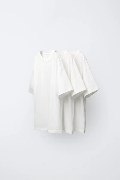 LOT DE TROIS T-SHIRTS UNIS