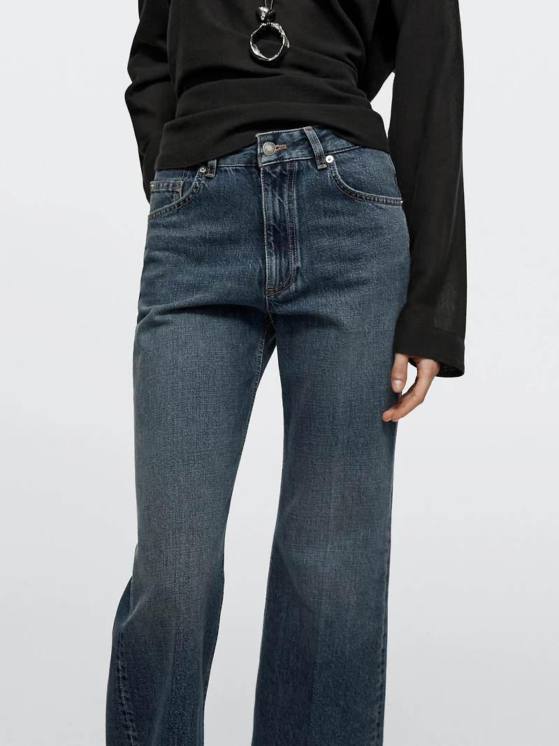 Mid-rise cropped flare fit jeans