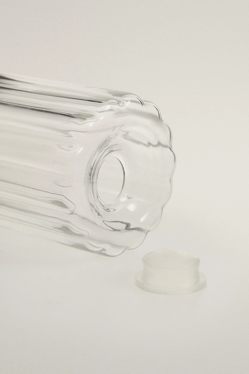 BOROSILICATE GLASS SALT SHAKER