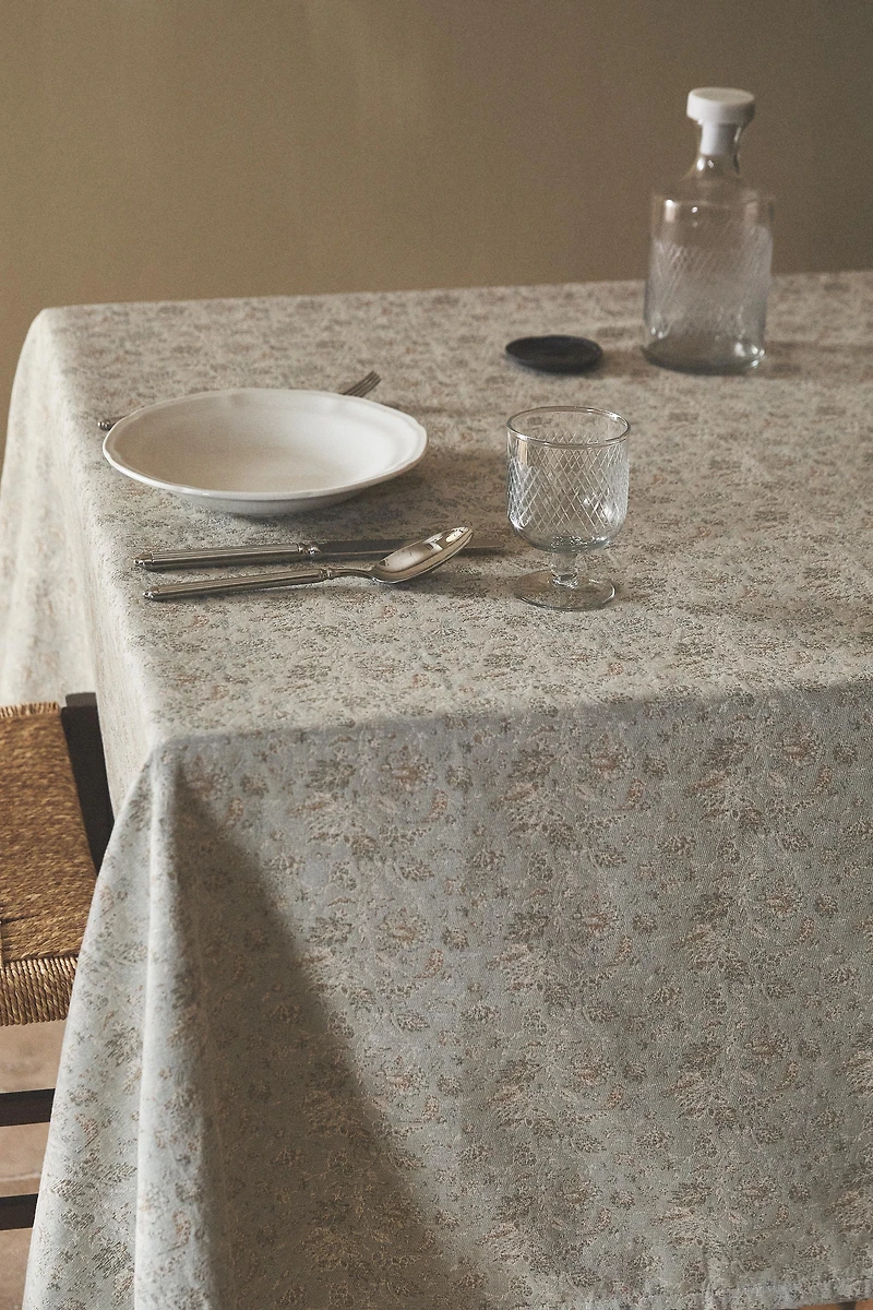 FLORAL JACQUARD TABLECLOTH