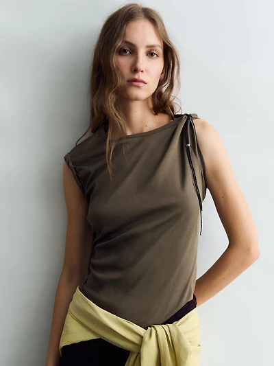 Short sleeve T-shirt with trim details