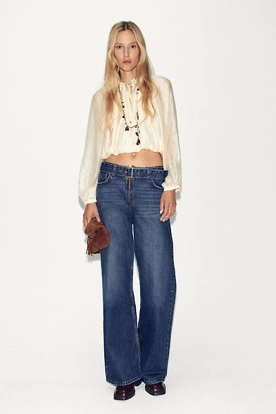 FLOWY BALLOON SLEEVE BLOUSE
