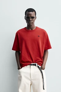 CONTRAST EMBROIDERED T-SHIRT