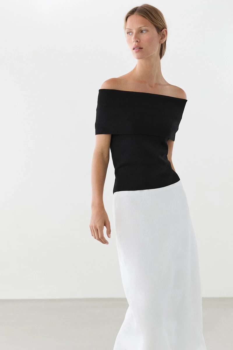 Off-the-shoulder top