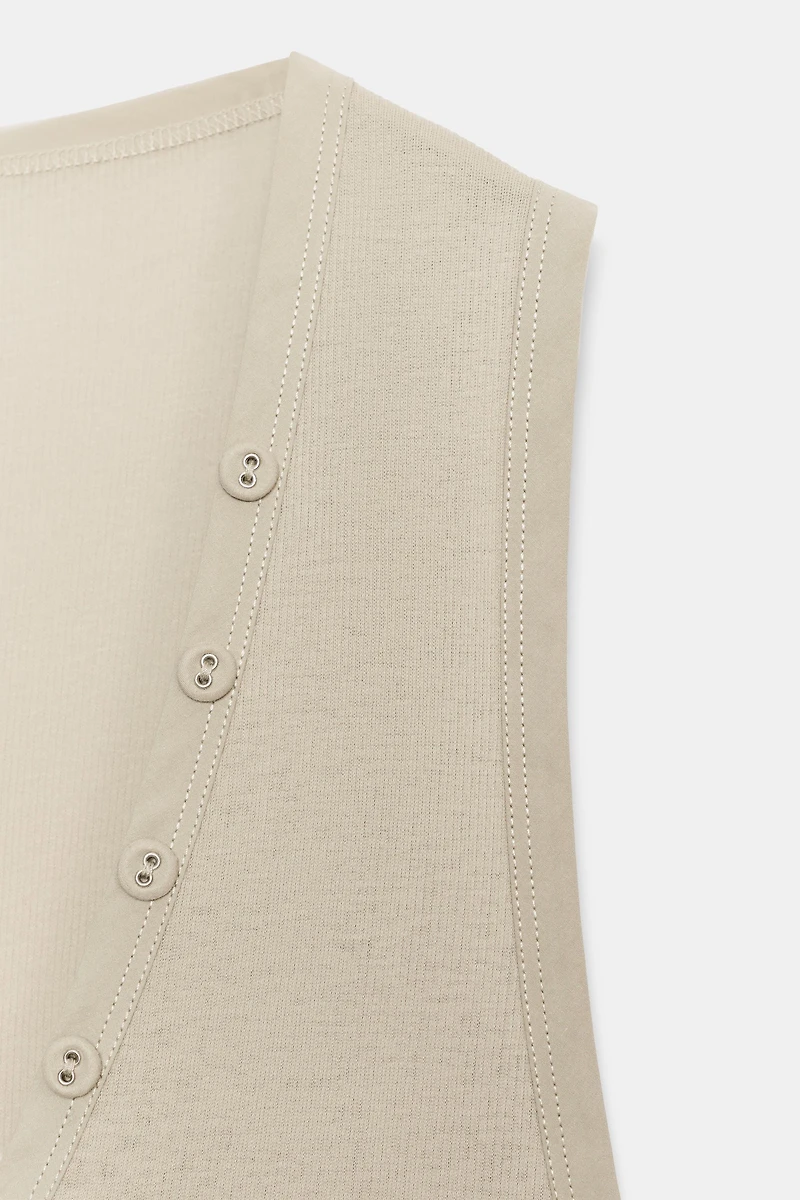 BUTTON-UP TOP