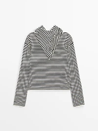 Striped sweater with bandana