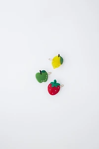 LOT DE TROIS PINCES FRUITS ET BRILLANTS