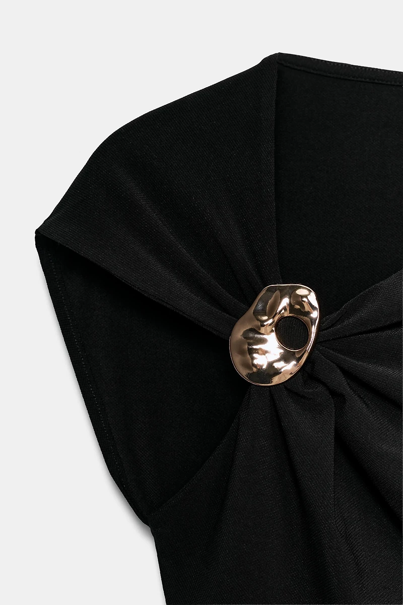 DRAPED HARDWARE TOP