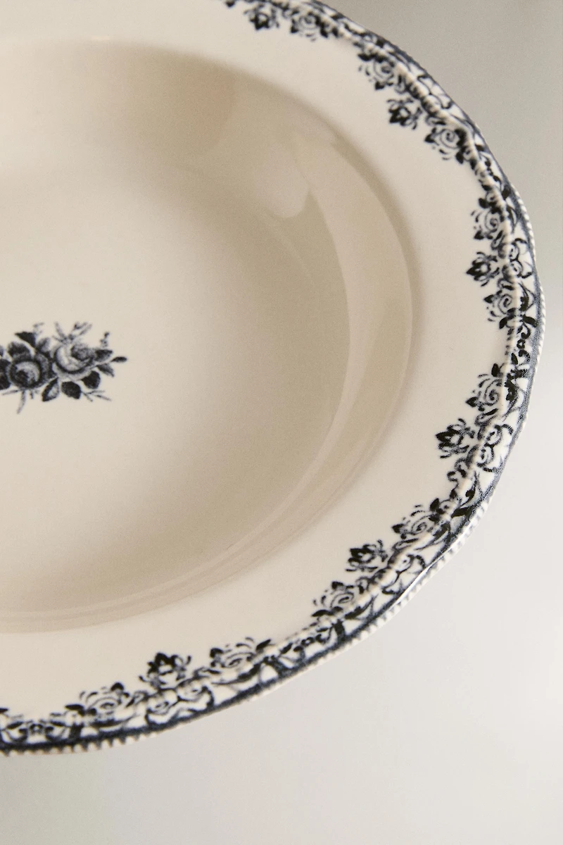 ASSIETTE CREUSE MOTIF POSITIONNÉ