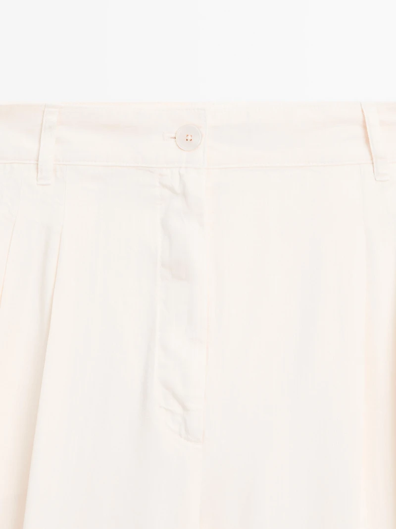 Wide-leg trousers with double dart