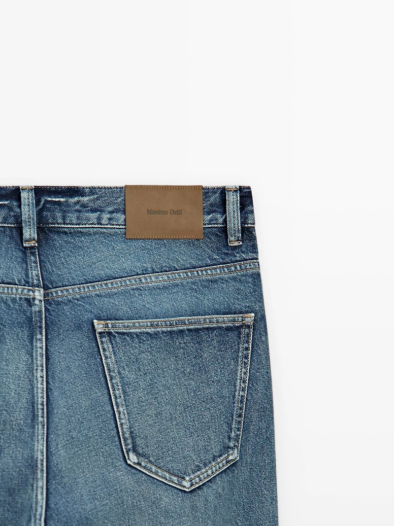 Straight-leg jeans