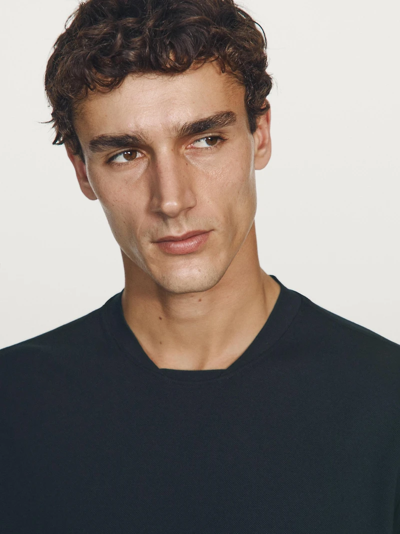 Short sleeve piqué T-shirt with collar detail