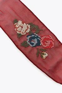 FOULARD RAS DU COU BRODERIES FLEURS