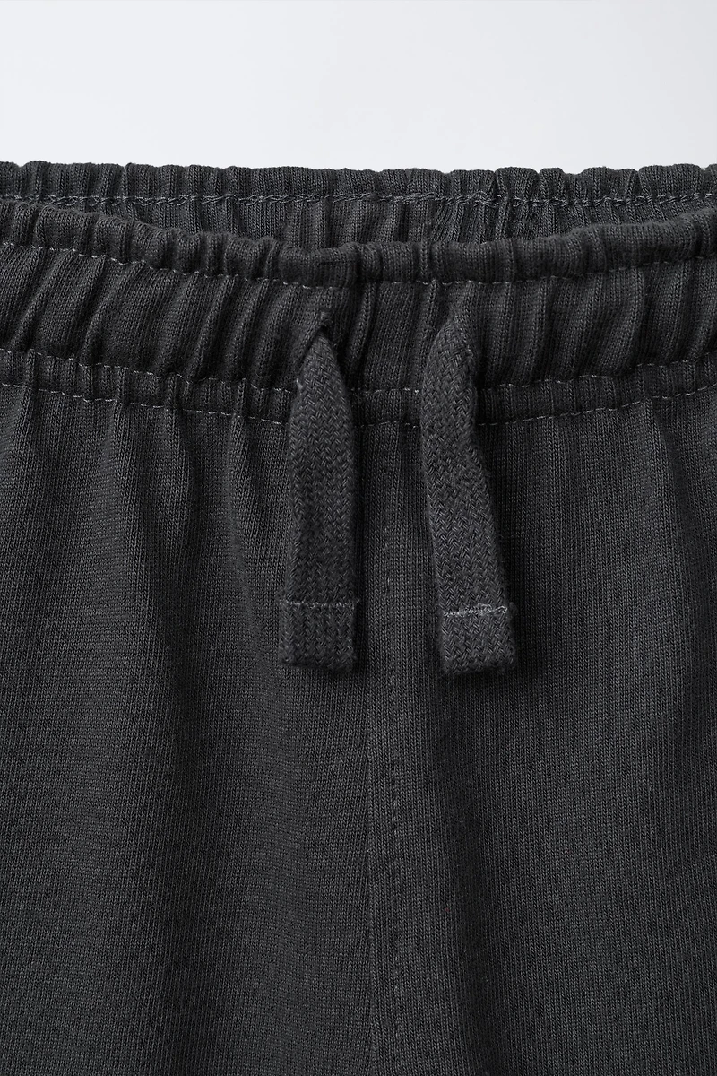 ENSEMBLE T-SHIRT DOUBLE MANCHE ET SHORT À CARREAUX DAMIER