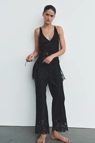PANTALON EN VISCOSE 100% BRODÉ