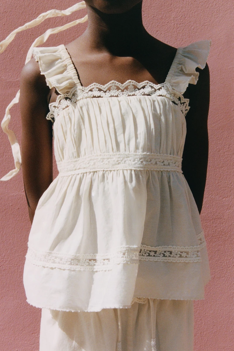 LACE BLOUSE