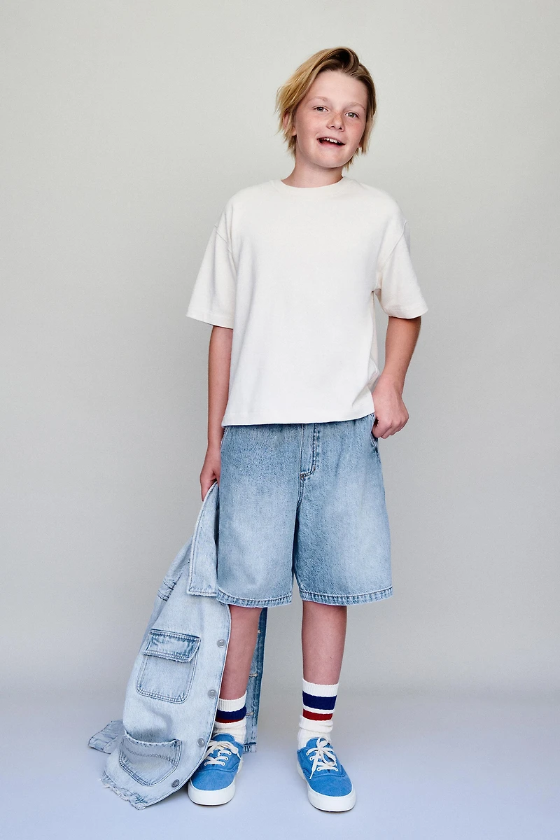 LOOSE FIT DENIM SHORTS